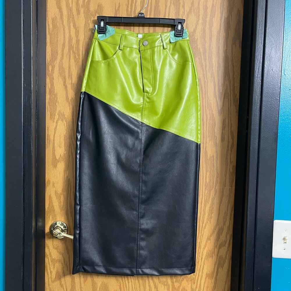 Pretty Garbage Two-Tone Green and Black Women's  faux leather pencils skirt